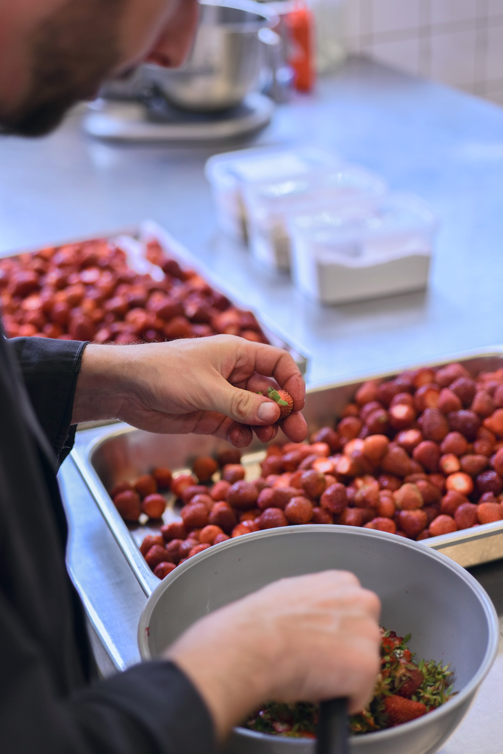 Brasserie Marie — préparation de fraises