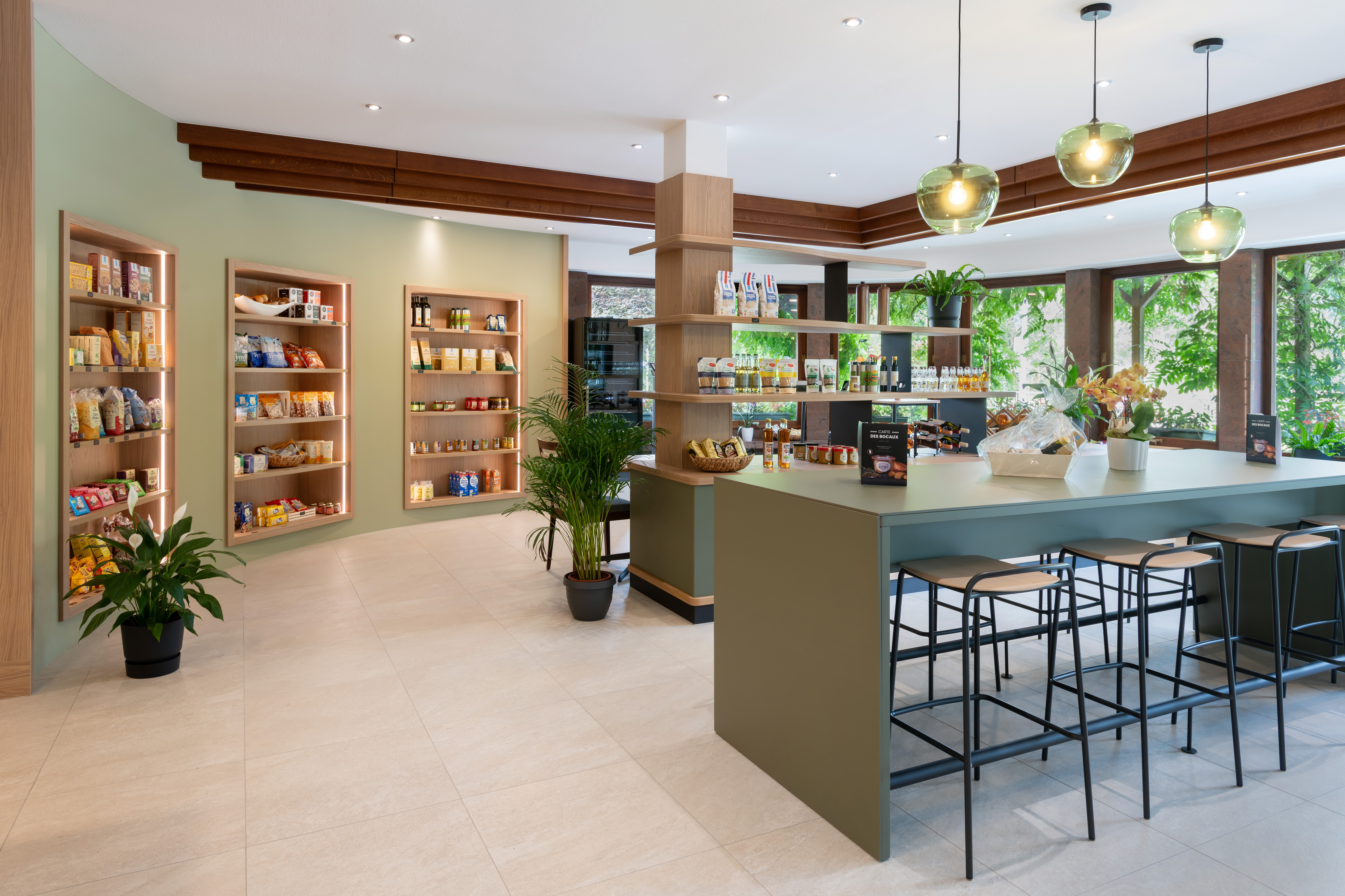 Intérieur de l'Épicerie Ernz à l'Hôtel Brimer Grundhof