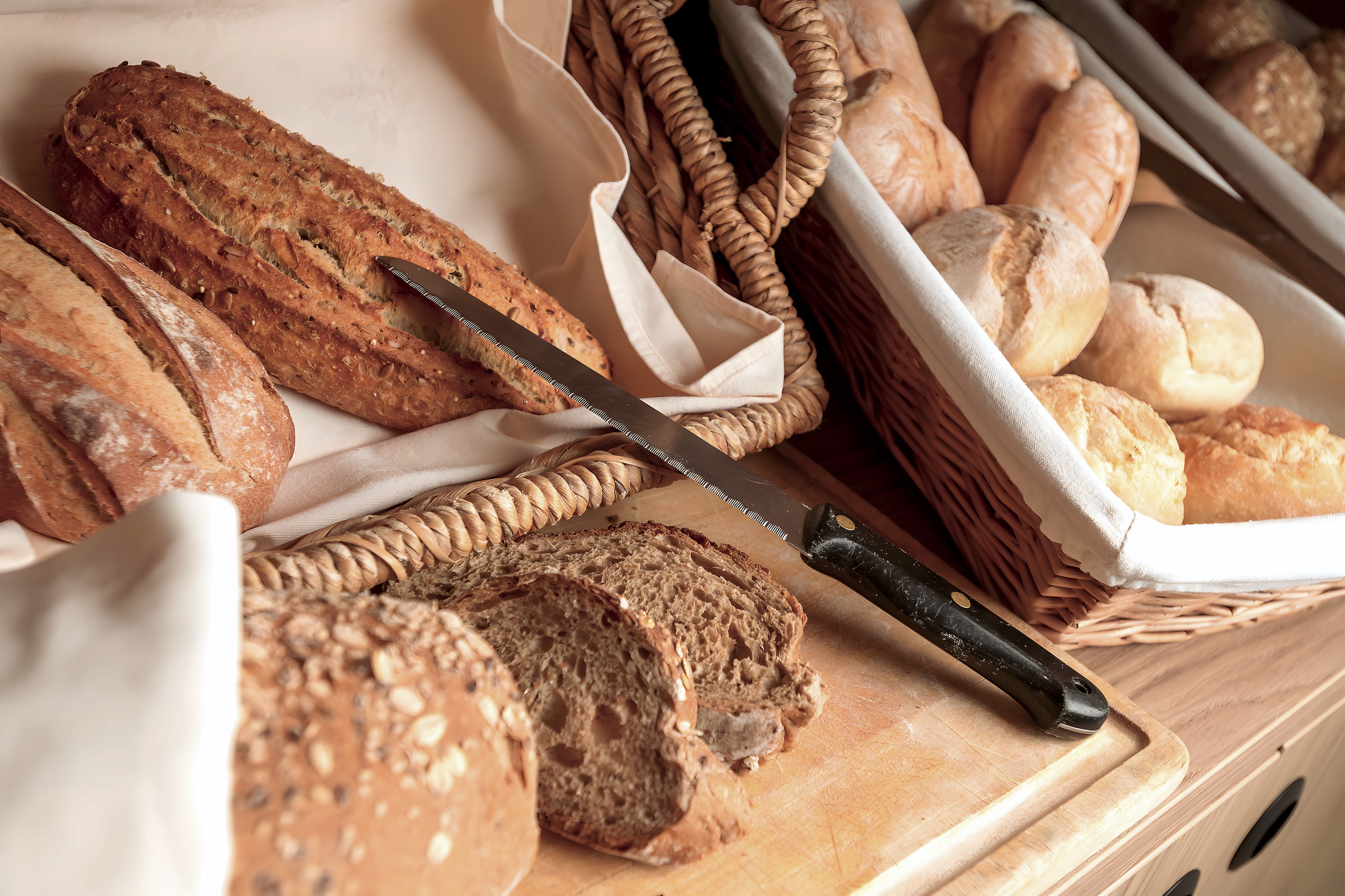 Petit-déjeuner — pains et viennoiseries